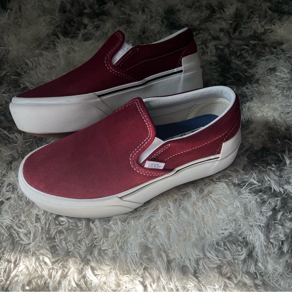 Vans Asher Platform Slip On Burgundy Suede Men’s Size 5 Women’s Size 6.5